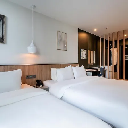 Gray 193 Hotel