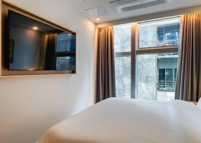 Gray 193 Hotel