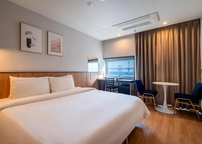 Gray 193 Hotel