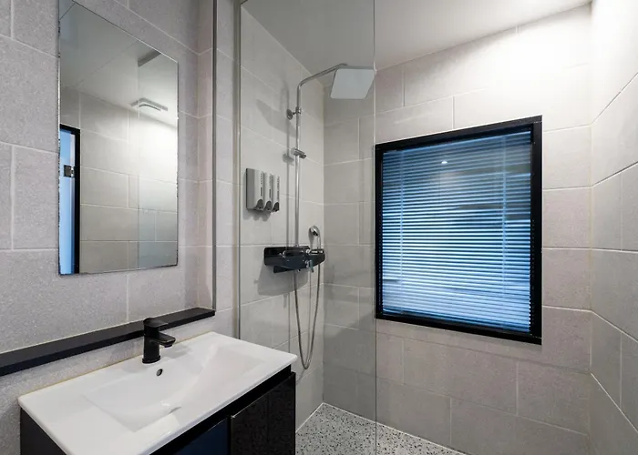 Gray 193 Hotel 2*