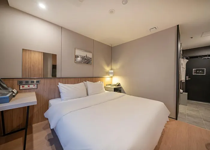 Gray 193 Hotel 2*