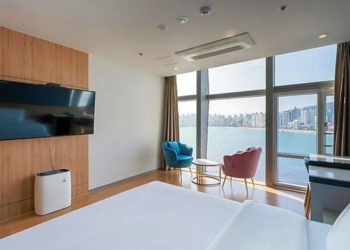 Gray 193 Hotel 2*