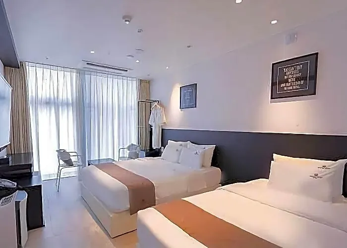 Hotel Gray 193